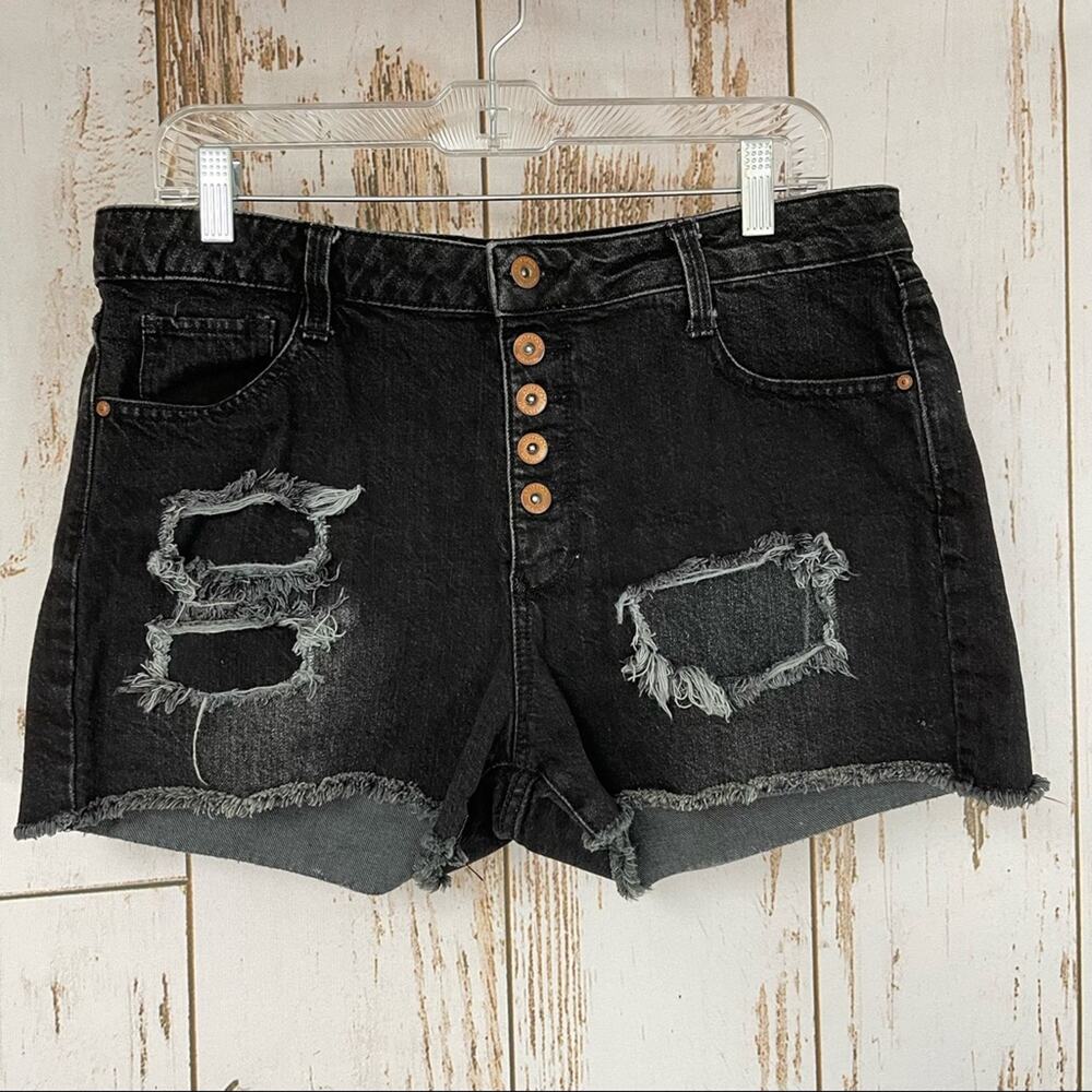 Arizona Jean Co, Distressed Black Denim Shorts, Size 13. In excellent condition!